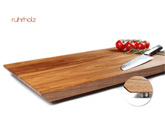 Schneidebrett aus Eiche in Größe XL 60 x 30 x 3 cm - rutschfeste Edelstahlfüße - ruhrholz
